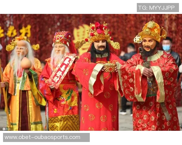 北京男篮主场啦啦队庆祝初五迎财神活动队员合影分享